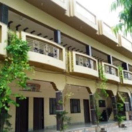 Kedar Dham Hotel Mathura Exterior foto